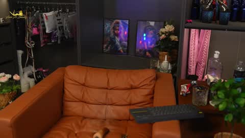 Snapshot of lacie_le_beauty chatting on 02-16-25, 05:15 Latex Lacie online show from 02-16-25, 05:15