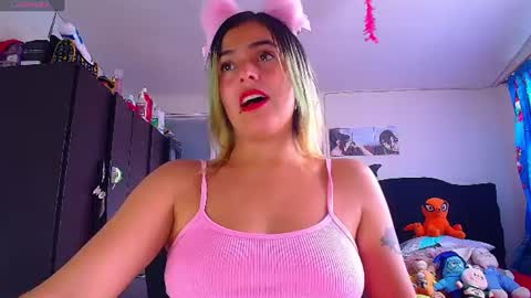 Snapshot of lacolombiana_bitch chatting on 06-24-26, 08:30 Valentina online show from 06-24-26, 08:30