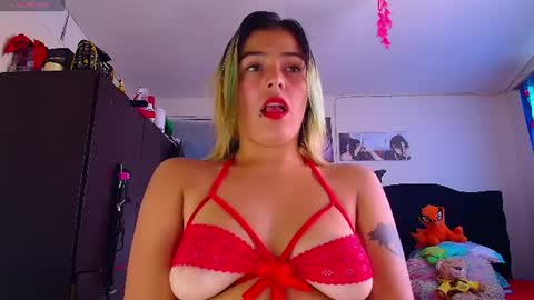 Snapshot of lacolombiana_bitch chatting on 07-01-26, 08:30 Valentina online show from 07-01-26, 08:30