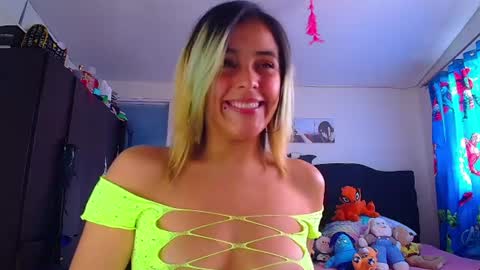 Snapshot of lacolombiana_bitch chatting on 07-16-26, 07:53 Valentina online show from 07-16-26, 07:53