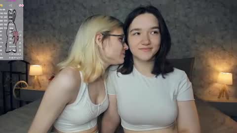 Snapshot of lacyedison chatting on 07-22-26, 07:38 Violet and Isabel online show from 07-22-26, 07:38