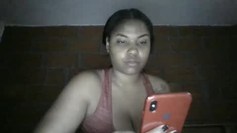 Snapshot of ladahear_ chatting on 01-11-25, 02:36 Akyra online show from 01-11-25, 02:36