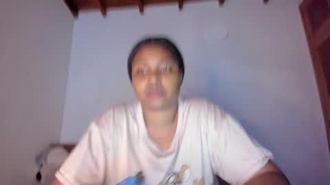 Snapshot of ladahear_ chatting on 09-10-25, 02:55 Akyra online show from 09-10-25, 02:55