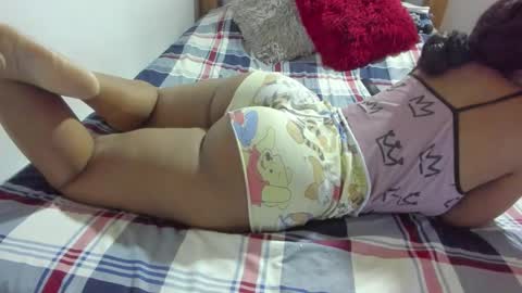 Snapshot of ladahear_ chatting on 10-14-25, 10:32 Akyra online show from 10-14-25, 10:32