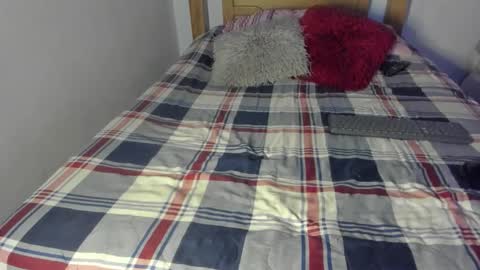 Snapshot of ladahear_ chatting on 10-28-25, 12:09 Akyra online show from 10-28-25, 12:09