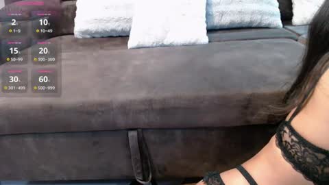 Snapshot of ladii_mia chatting on 06-28-26, 06:14 Mia online show from 06-28-26, 06:14