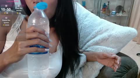 Snapshot of ladii_mia chatting on 07-09-26, 09:52 Mia online show from 07-09-26, 09:52