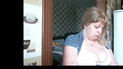 Snapshot of lady_cute_cat chatting on 06-17-26, 02:58 lady cute cat29 online show from 06-17-26, 02:58