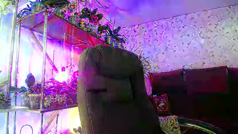 Lady Gloria online show from 05-18-26, 05:02