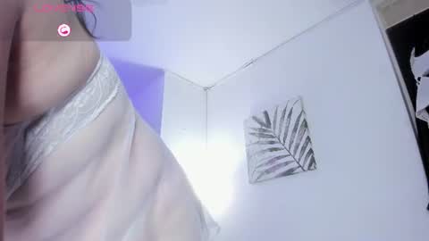 Snapshot of lady_hellen chatting on 06-30-26, 08:32 online show from 06-30-26, 08:32