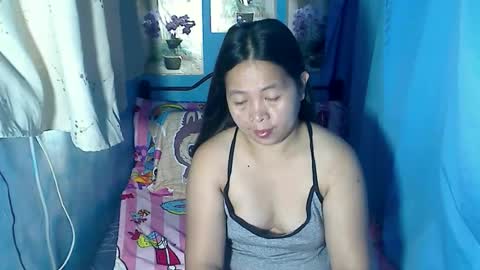 Snapshot of lady_in_bed69 chatting on 07-01-26, 12:12 lady_in_bed69 online show from 07-01-26, 12:12