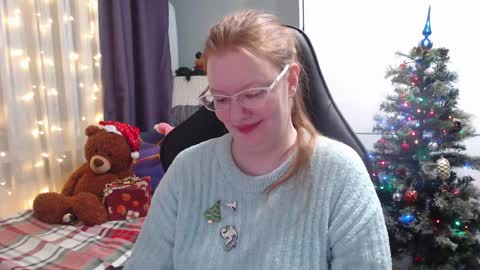 Snapshot of lady_inari chatting on 12-24-24, 10:49 Angelika online show from 12-24-24, 10:49