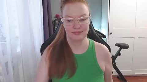 Snapshot of lady_inari chatting on 10-12-25, 02:16 Angelika online show from 10-12-25, 02:16