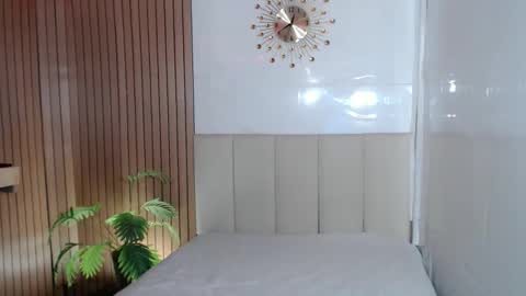   online show from 12-05-25, 02:20