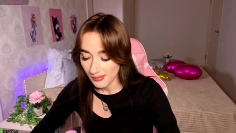 Olivia online show from 04-06-26, 01:03