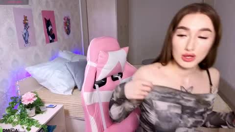 Olivia online show from 04-07-26, 01:28