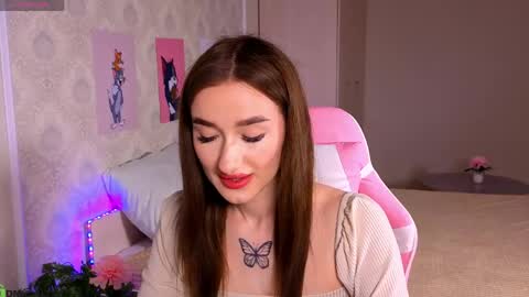 Olivia online show from 04-14-26, 01:11