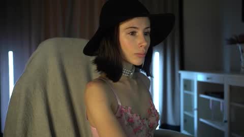 Snapshot of lady_nicolett chatting on 09-26-25, 04:38 lady_nicolett online show from 09-26-25, 04:38