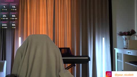 Snapshot of lady_nicolett chatting on 10-08-25, 10:35 lady_nicolett online show from 10-08-25, 10:35