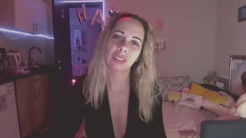 Snapshot of lady_smile69 chatting on 10-02-25, 01:12 lady_smile69 online show from 10-02-25, 01:12