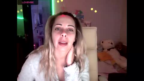 lady_smile69 online show from 02-11-26, 04:28