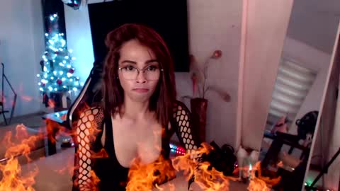 M MMY online show from 12-06-24, 01:07