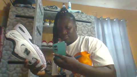 lindah32 online show from 03-26-26, 12:22