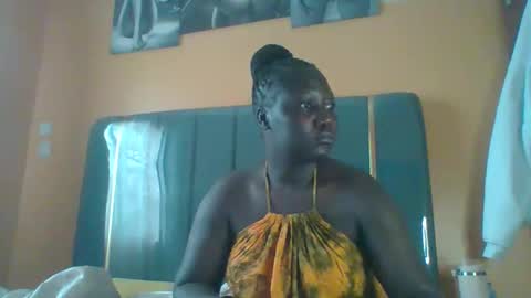 lindah32 online show from 05-13-26, 11:51