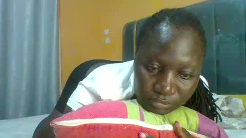 Snapshot of ladyblossoms19 chatting on 06-25-26, 11:20 lindah32 online show from 06-25-26, 11:20