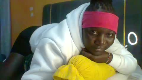Snapshot of ladyblossoms19 chatting on 07-06-26, 11:40 lindah32 online show from 07-06-26, 11:40