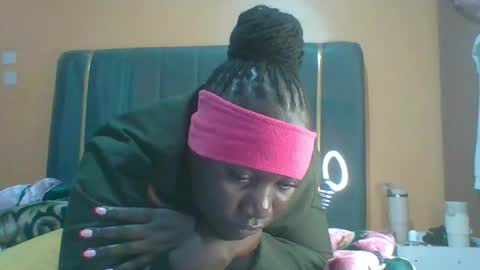 Snapshot of ladyblossoms19 chatting on 07-11-26, 11:06 lindah32 online show from 07-11-26, 11:06