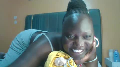 Snapshot of ladyblossoms19 chatting on 07-15-26, 08:58 lindah32 online show from 07-15-26, 08:58