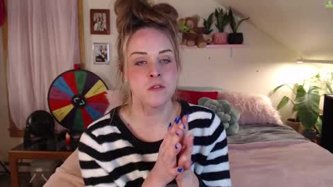 Snapshot of ladyboyhomemaker chatting on 02-14-25, 04:58 ladyboyhomemaker online show from 02-14-25, 04:58