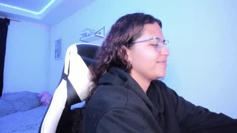  Lady  online show from 01-12-26, 12:27