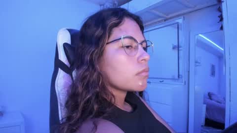 Snapshot of ladybrown_16 chatting on 06-24-26, 03:27 Lady online show from 06-24-26, 03:27