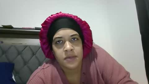 Snapshot of ladycinnabon chatting on 02-19-25, 06:00 Stephanie online show from 02-19-25, 06:00