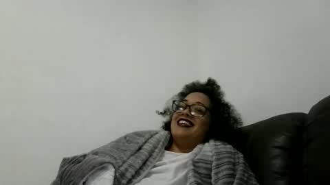 Snapshot of ladycinnabon chatting on 11-14-25, 03:05 Stephanie online show from 11-14-25, 03:05