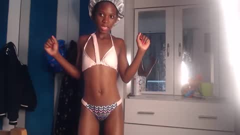 Snapshot of ladydiva69 chatting on 02-20-25, 03:01 ladydiva69 online show from 02-20-25, 03:01