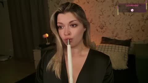 Snapshot of ladylancaster chatting on 06-12-26, 05:23 ladylancaster online show from 06-12-26, 05:23