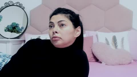 Lia online show from 01-30-25, 04:37