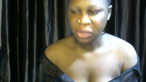 Snapshot of ladylilasexy chatting on 06-03-26, 10:29 sexylila online show from 06-03-26, 10:29