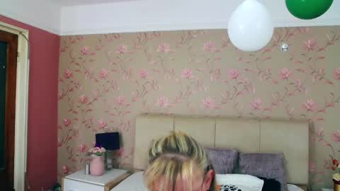 Snapshot of ladymariahx chatting on 02-24-25, 01:46 ladymariahx online show from 02-24-25, 01:46