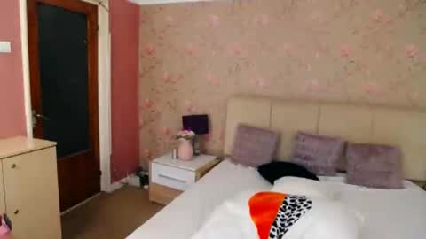 Snapshot of ladymariahx chatting on 02-27-25, 01:05 ladymariahx online show from 02-27-25, 01:05