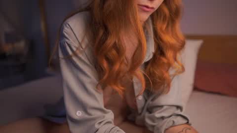 Snapshot of ladysweet_x chatting on 06-15-26, 08:16 Dulce online show from 06-15-26, 08:16
