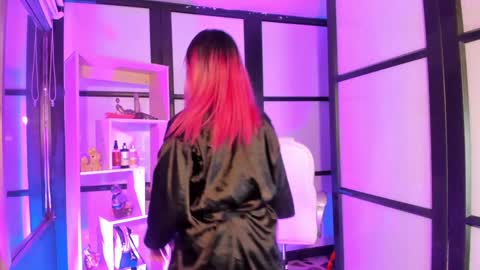 Lady  online show from 01-14-25, 03:43