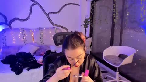 Lady  online show from 11-01-25, 04:36