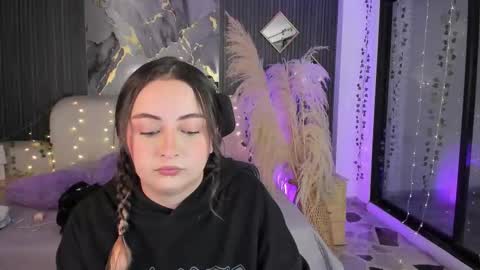 Lady  online show from 02-19-26, 05:03