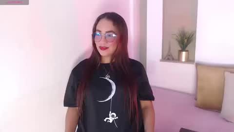 Isabella  online show from 03-17-26, 08:34