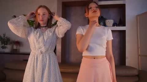 laelneizer online show from 06-19-26, 05:34