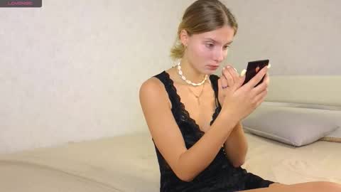 Snapshot of lafeti chatting on 09-22-25, 07:32 Lilia online show from 09-22-25, 07:32